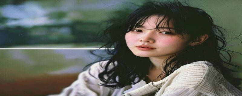 佐佐木希2026年最新写真集拍摄花絮视频封面，摄影棚内自然放松状态，笑容灿烂