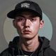 粉丝用户日系控阿浩的头像，男性，戴棒球帽